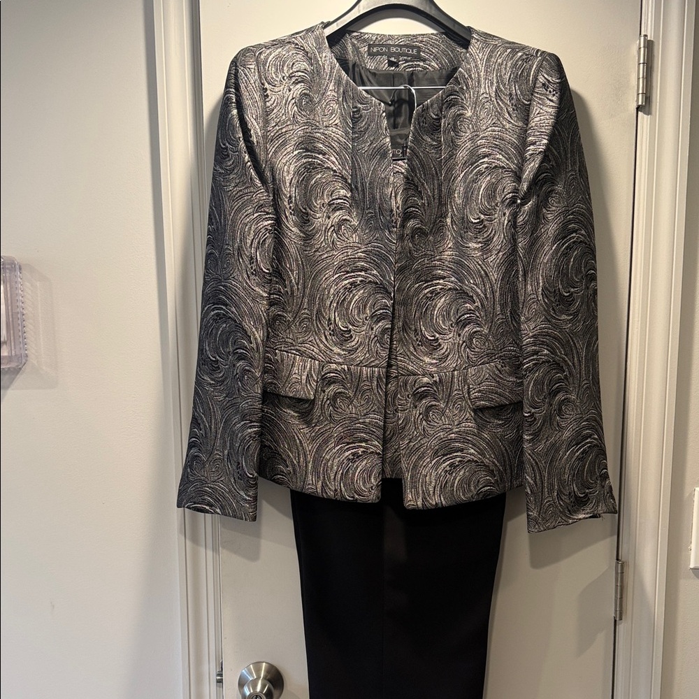 Nipon Boutique suit - Jacquard Collarless Blazer, matching top and black pants